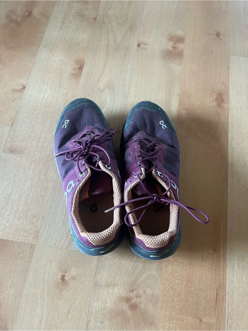 On Cloudventure Women’s Trail Running Shoes – Size 7.5